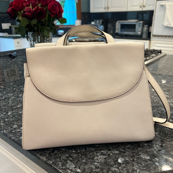 Kate Spade white handbag wear as crossbody in great condition with lots of life. - Picture 3 of 7
